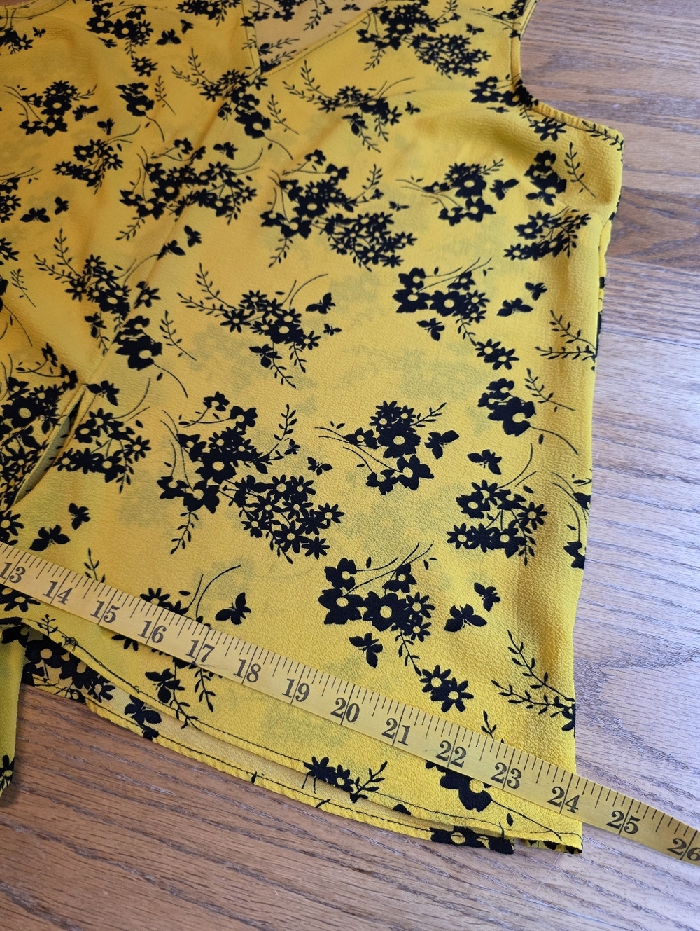 Michael Kors Golden Yellow & Black Floral Sleeveless Blouse Women's Size XL - Picture 10 of 13